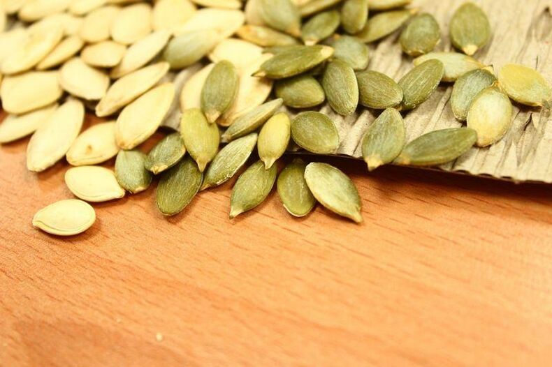 Vous pouvez préparer une masse nettoyante contre les parasites à partir de graines de citrouille.